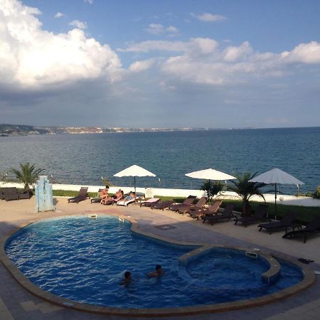 Privat Apartament Golf Coast Kavarna Esterno foto