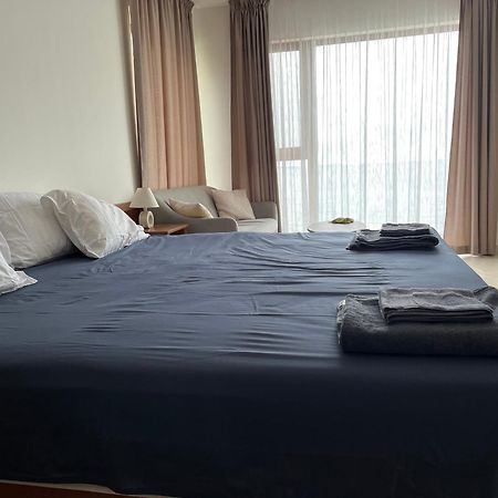 Privat Apartament Golf Coast Kavarna Esterno foto