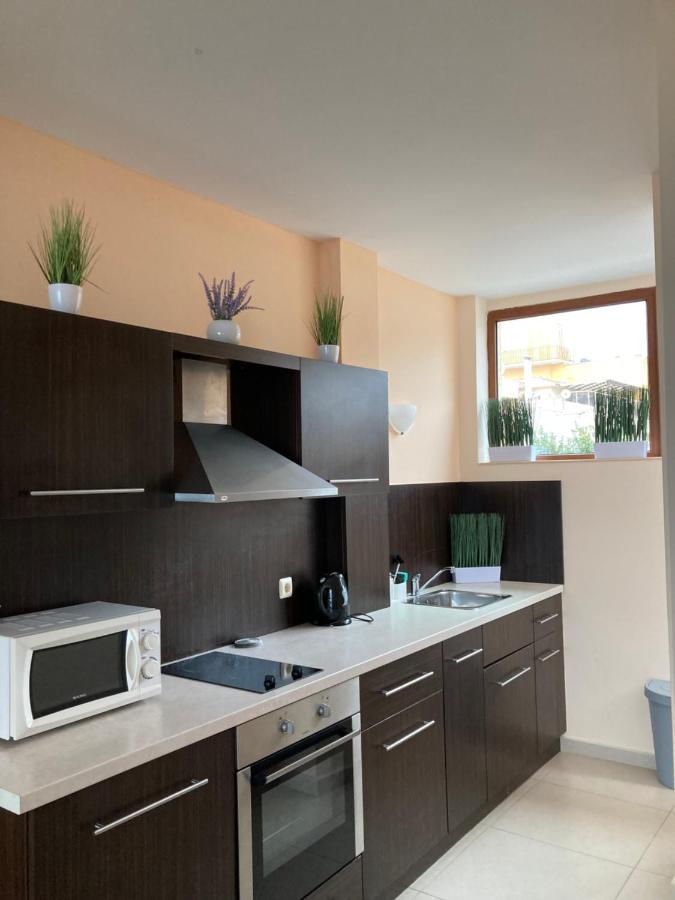 Privat Apartament Golf Coast Kavarna Esterno foto