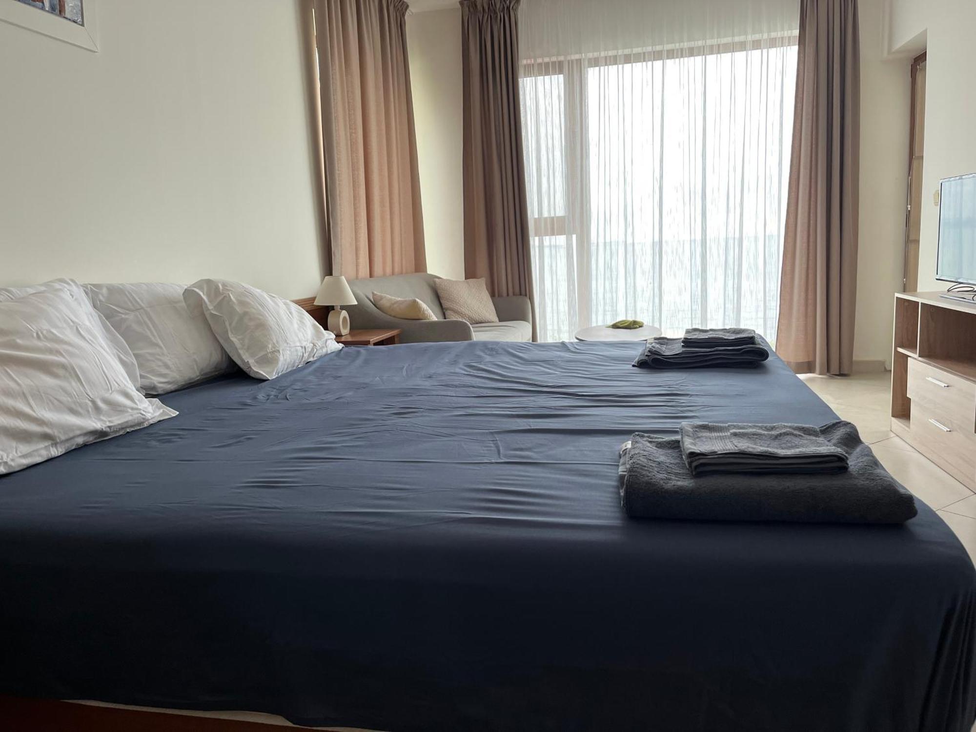 Privat Apartament Golf Coast Kavarna Esterno foto